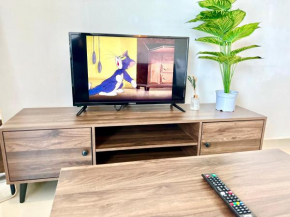 H 1-5 pax Cozy house 3 Bed Trefoil Setia Alam Wifi and TV SCCC